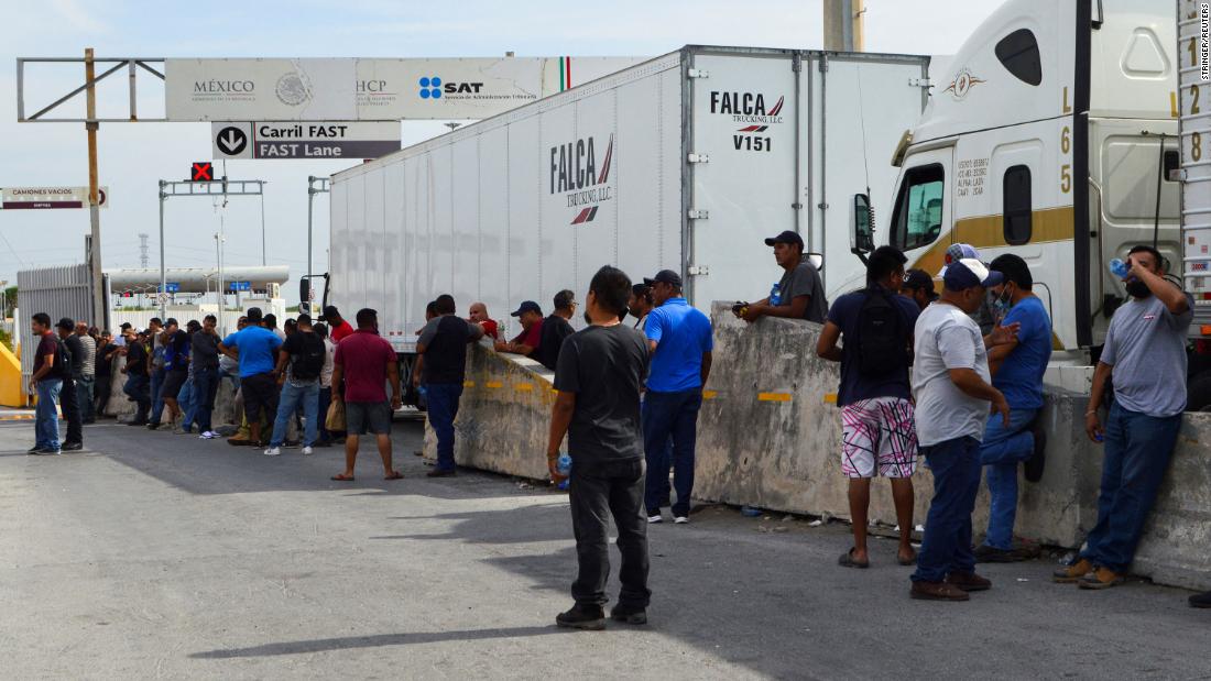 Mexican truck drivers block major US-Mexico point of entry in protest of Texas border inspections