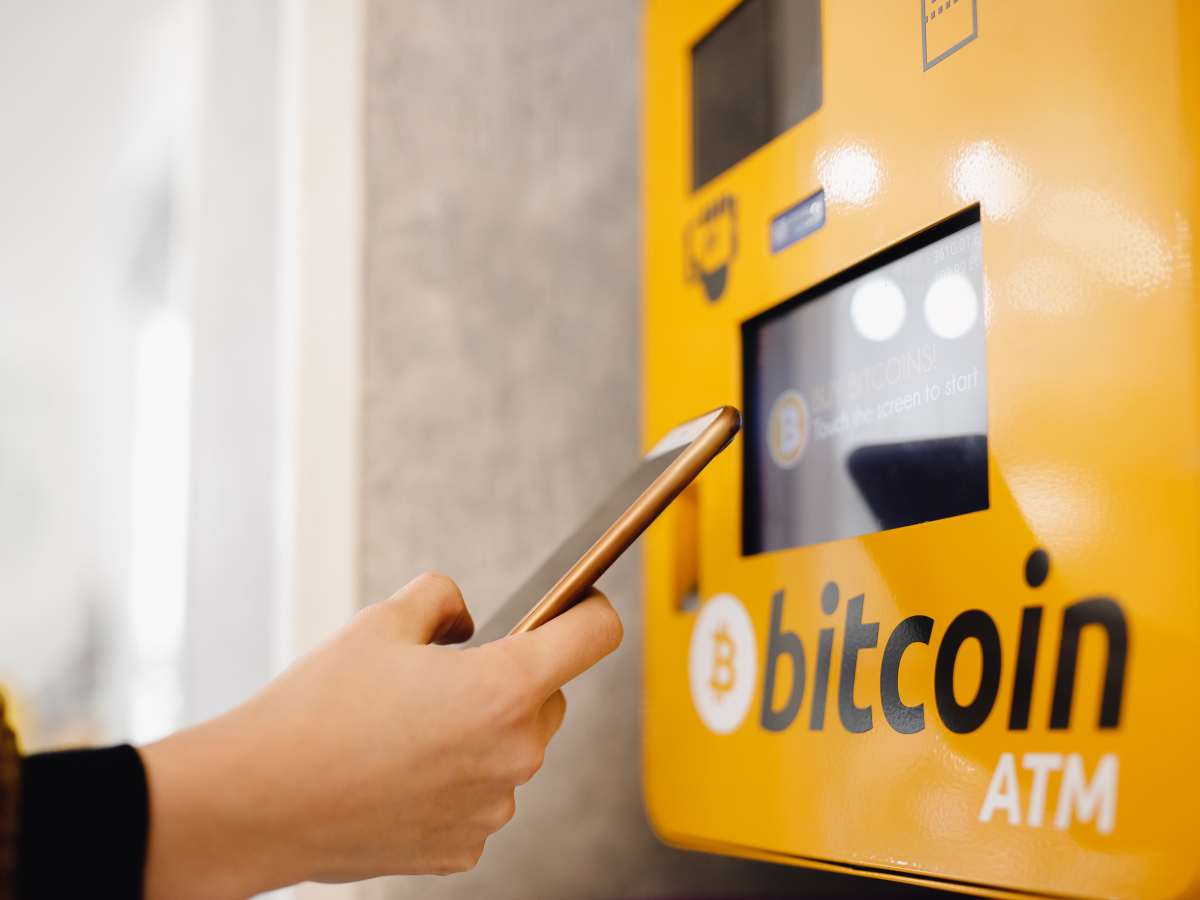 Europe’s Largest Electronics Retailer to Install Bitcoin ATMs