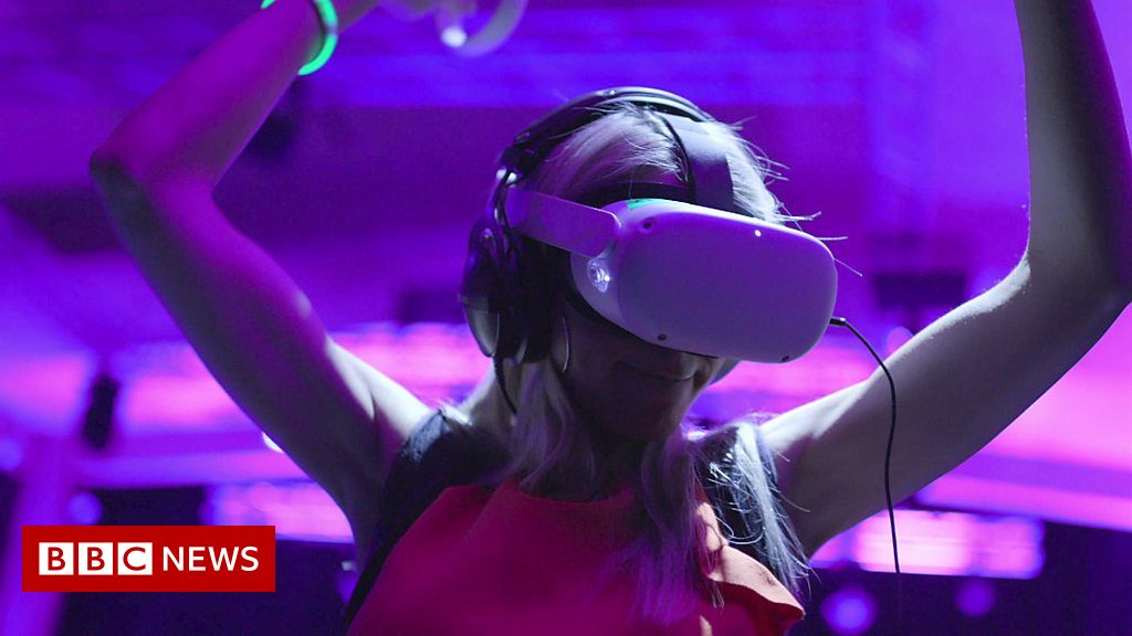 ‘I’ve got bass in a backpack’: VR revives 1989 rave culture