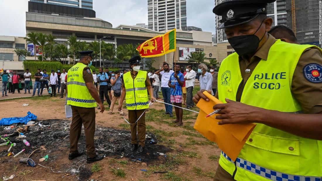 Sri Lanka protesters burn politicians’ homes as country plunges further into chaos