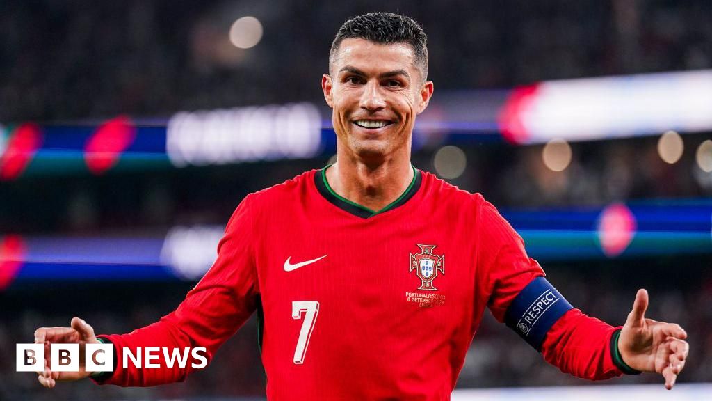 Cristiano Ronaldo first to hit 1bn social media followers